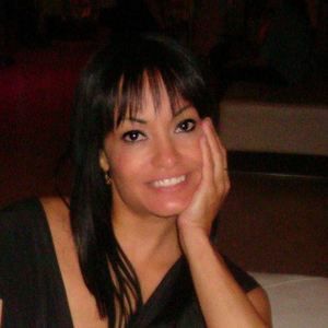 Meet your Posher, Gloria elena